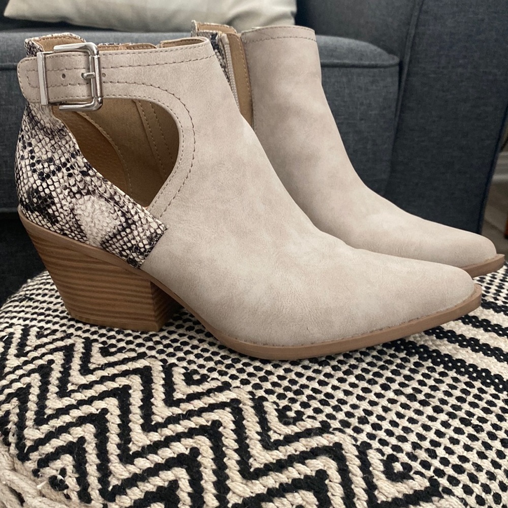 Beige snakeskin booties